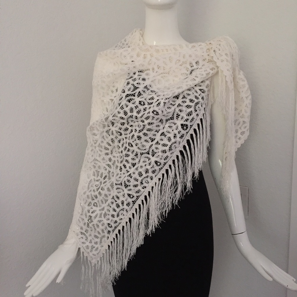 Sue Wong white lace crochet wrap - Picture 10 of 10